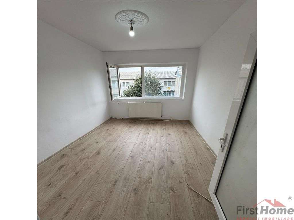 Garsoniera 12mp , de vanzare, zona Sud, etaj 4 cu acoperis - Imagine principală: 2/11