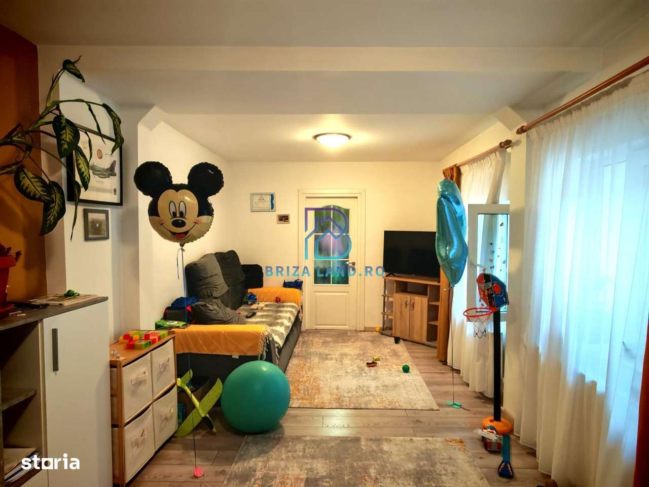 Soseaua Chitilei, zona Crusovat, casa 4 camere, doua bai, teren 259mp-10