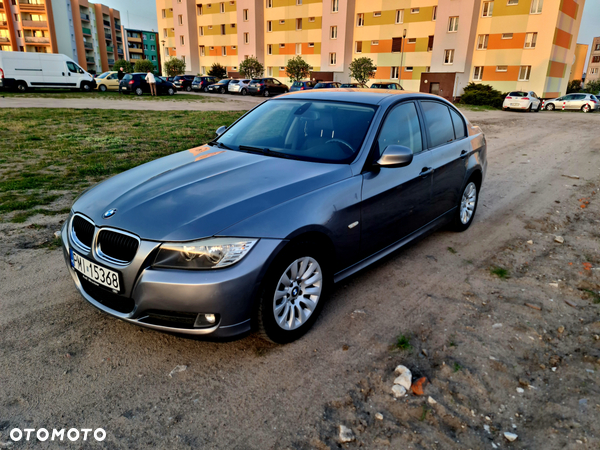 BMW Seria 3 318d DPF Edition Lifestyle - 12