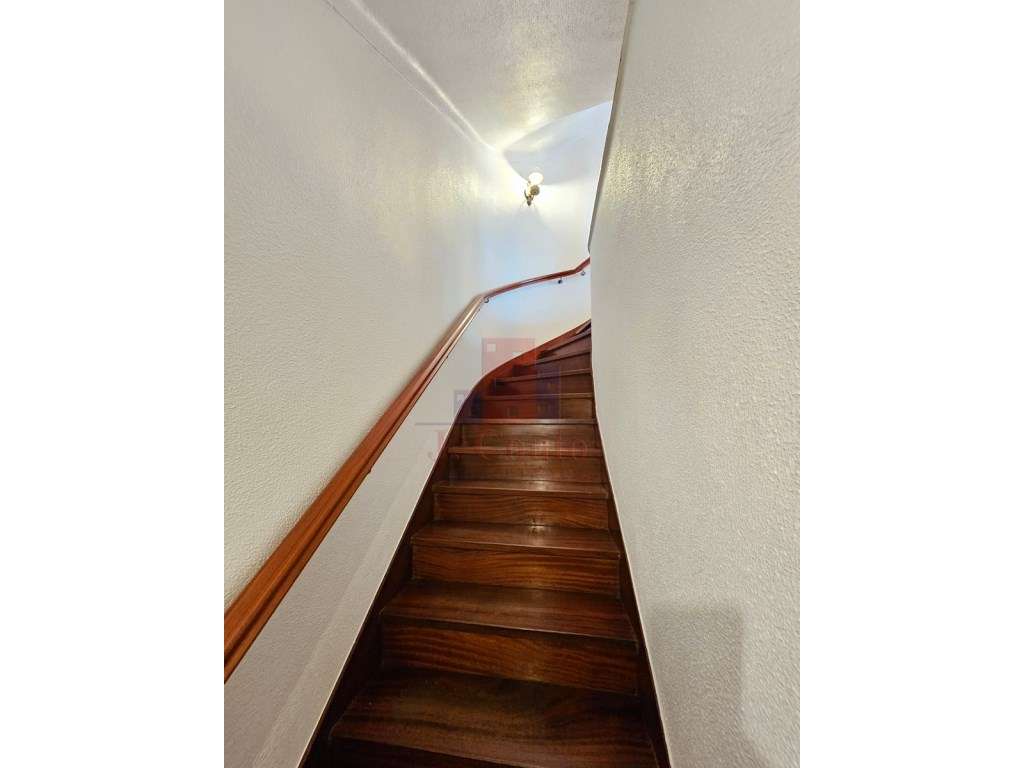 Moradia Geminada V5 - Espaço, Conforto e Qualidade de Vida em Calda...-33