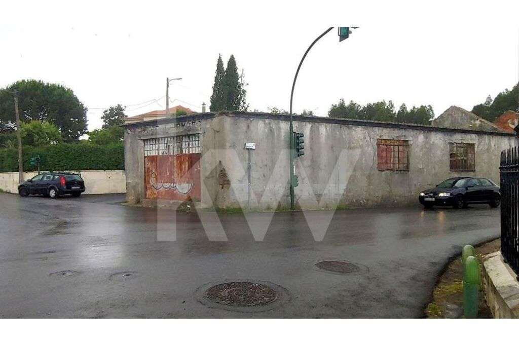 ARMAZÉM DE GRANDES DIMENSÕES 958M2 PARA RECONSTRUIR A ESCASSOS METROS - Grande imagem: 5/11