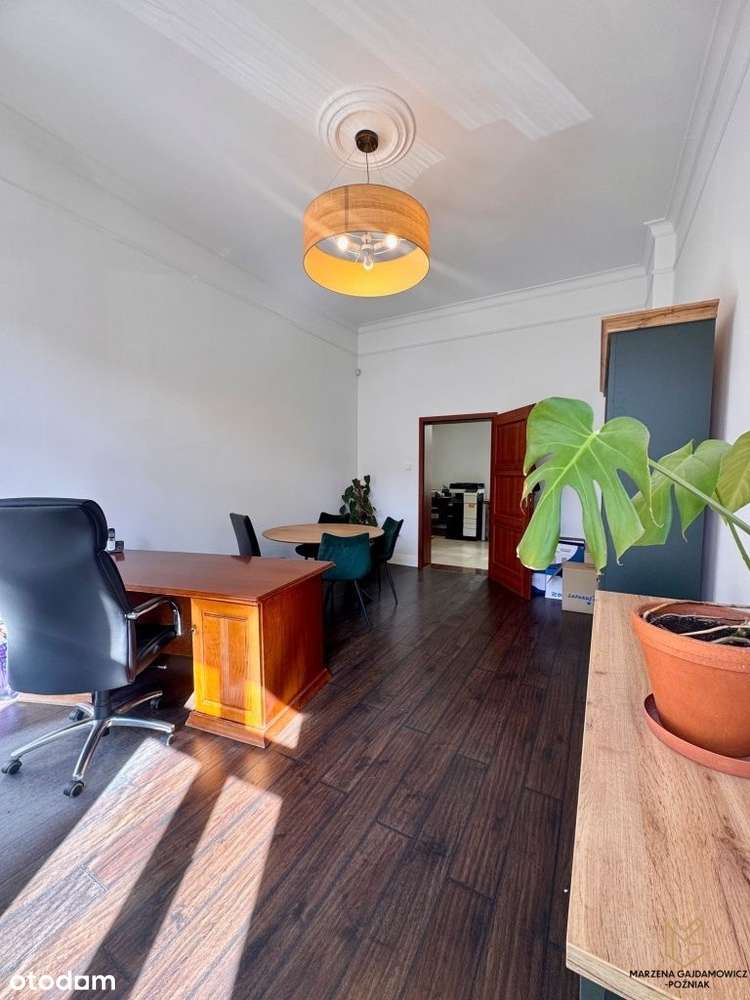 Lokal ścisłe centrum - deptak, blisko Sądu-4