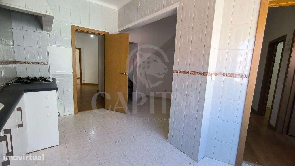 Apartamento T4 nas Mercês-11
