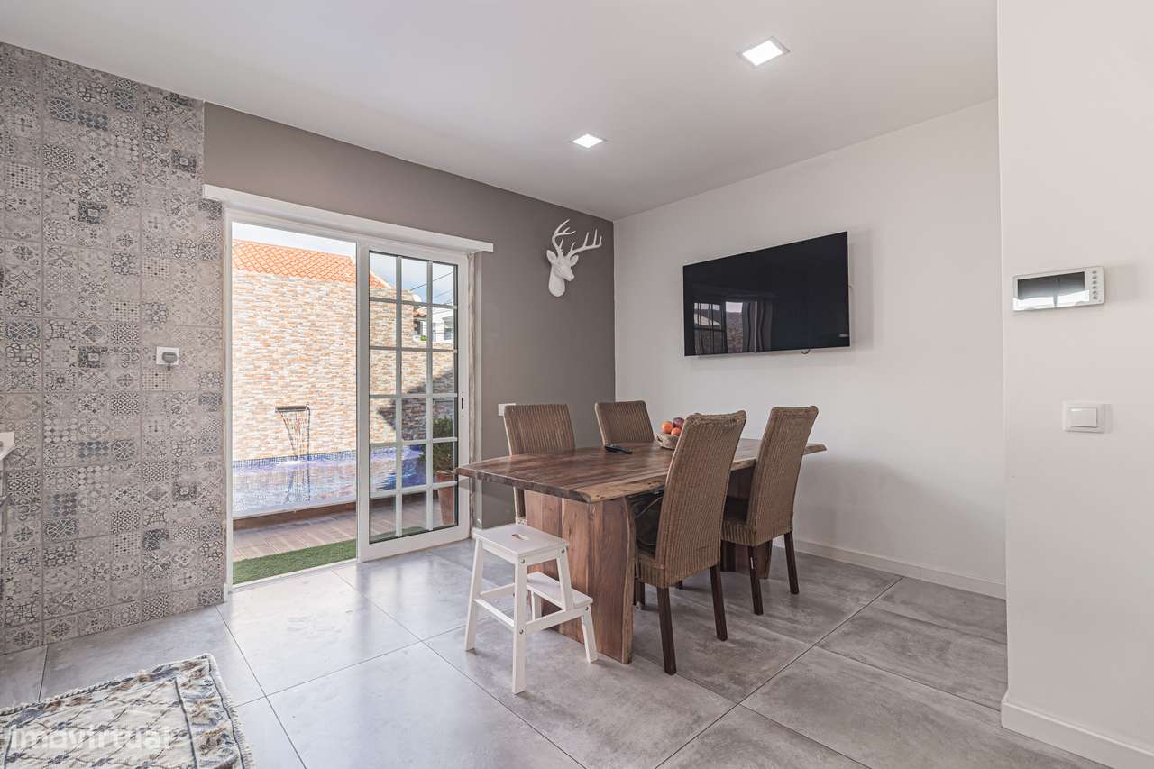 Moradia Isolada T4 com piscina  em Pinhal Frades, Fernão Ferro-11