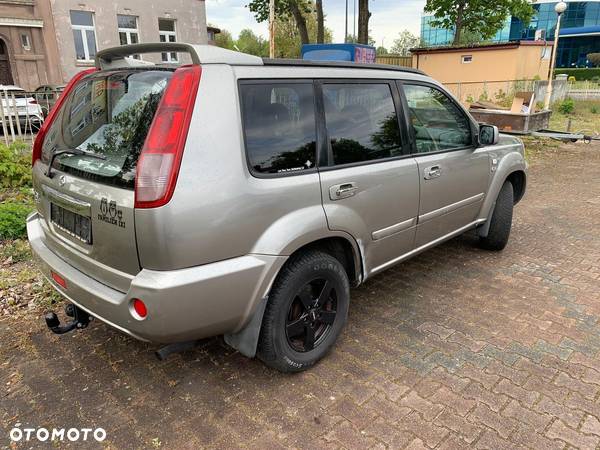 Nissan X-Trail 2.5 Elegance - 4