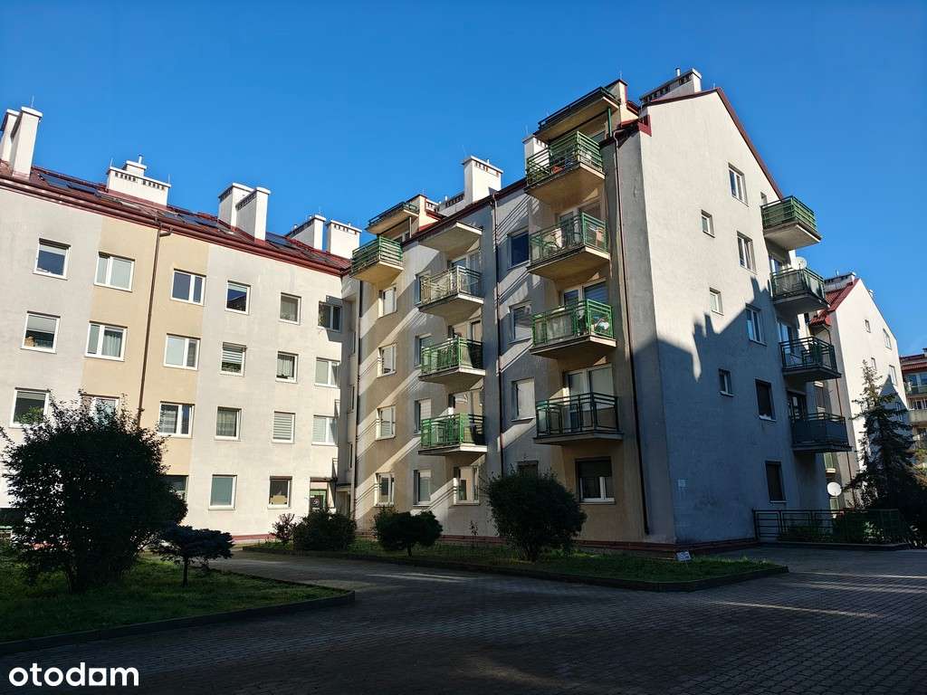 Przestronne 1-pok. mieszkanie z loggią, blok z windą z 2004 r.