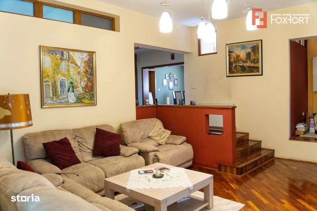 Casa individuala cu Garaj 360mp Utili, Zona Crisan - ID V4097 - Imagine principală: 5/19