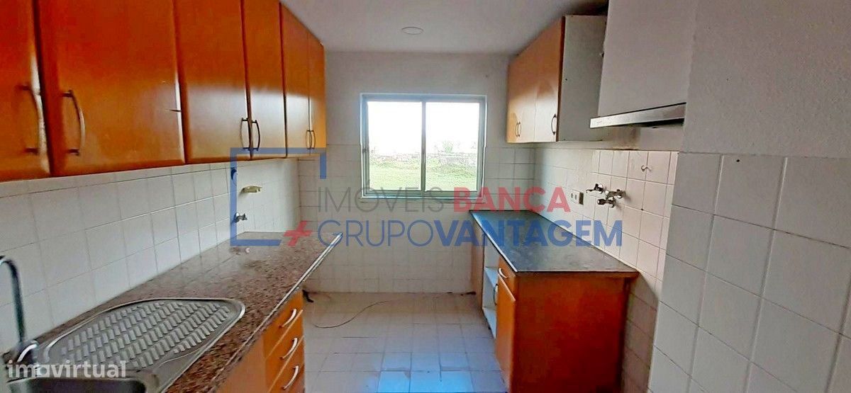 Apartamento T3 para Remodelar em Casal de Cambra