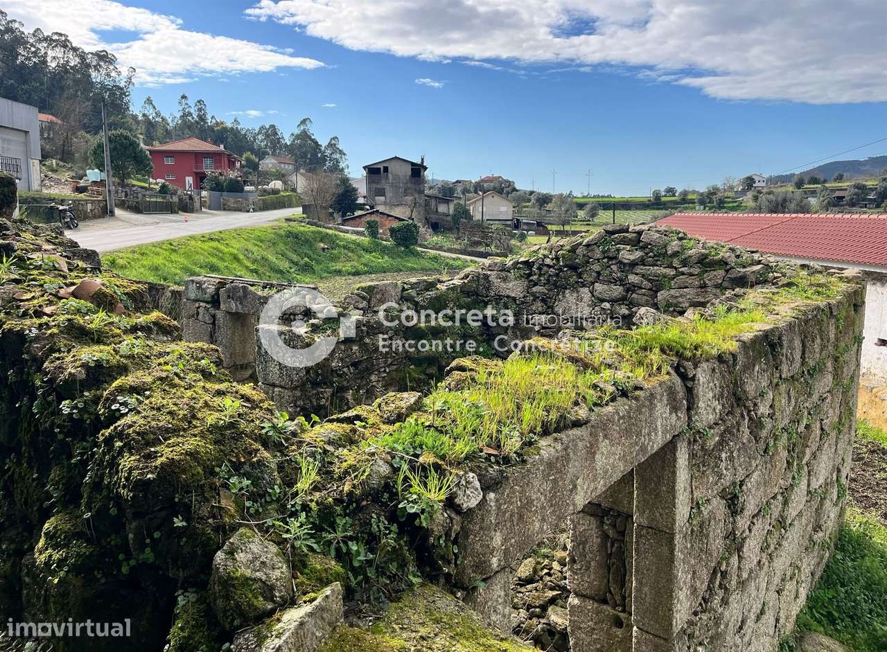 Ruína em pedra com terreno em Cossourado, Barcelos - Grande imagem: 2/18