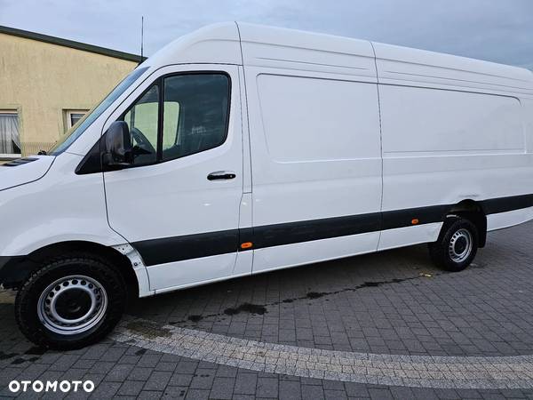 Mercedes-Benz Sprinter 319 - 4