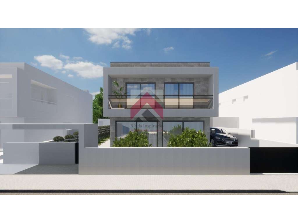 Moradia T4 geminada pela garagem à venda em Esgueira-11