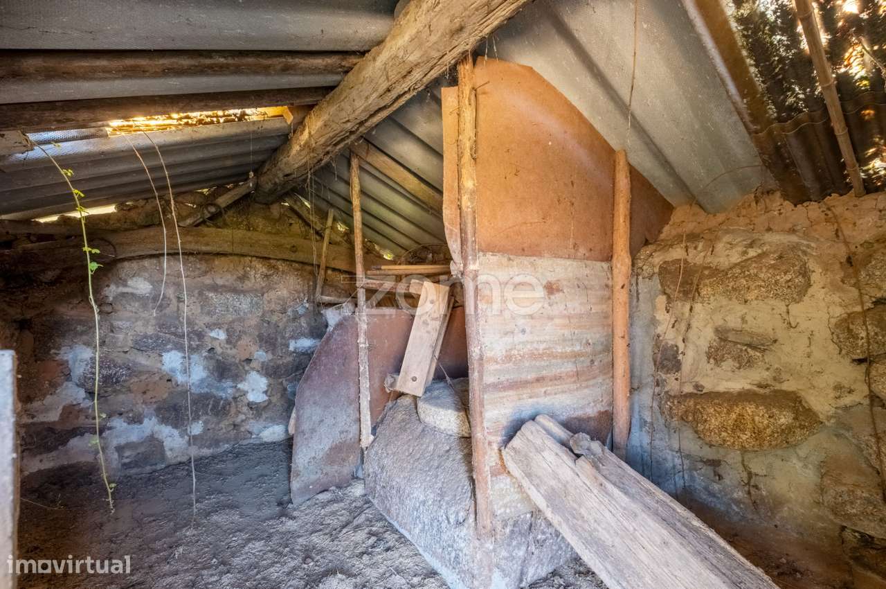 Terreno com moinho para reabilitação em Sardoura - Castelo de Paiva - Grande imagem: 3/20