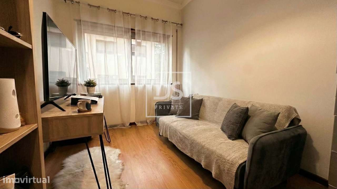 Apartamento T1 | Rua Nova de Santa Cruz — Oportunidade de Investimento-1