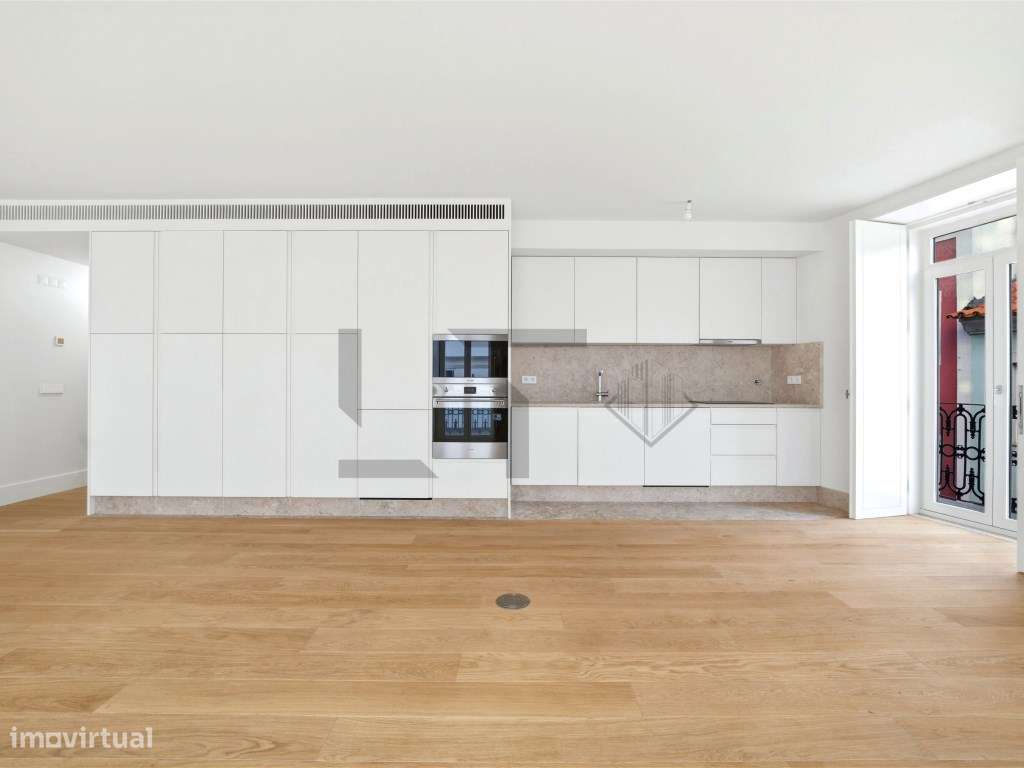 Apartamento T2 com Garagem para Venda junto à Av. da Liberdade, Lisboa-13