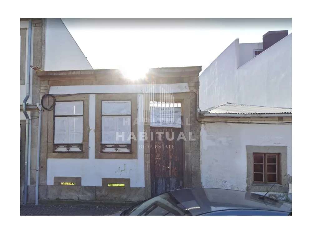CASA PARA RESTAURAR COM PROJETO APROVADO EM VIANA DO CASTELO - Grande imagem: 1/7