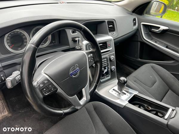 Volvo V60 D3 Geartronic Momentum - 12