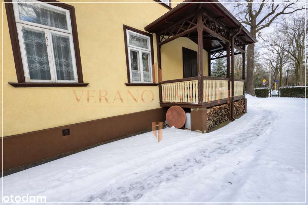 Piękna willa z potencjałem | ogród 2200m2 | basen-14