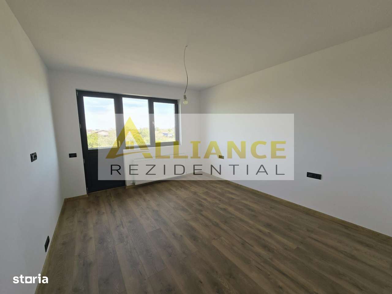 CASA INDIVIDUALA 4 CAMERE - TEREN 422 MP - COMUNA BERCENI-4