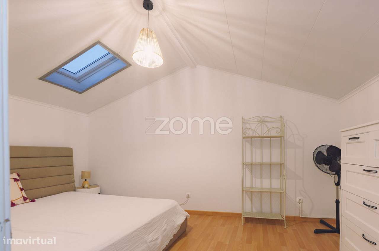 Moradia T2+1 Renovada a 100m do Mar – São Roque-30