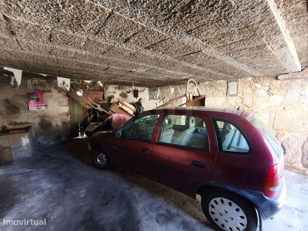 Casa com grande potencial de valorização - Ideal para remodelar-15