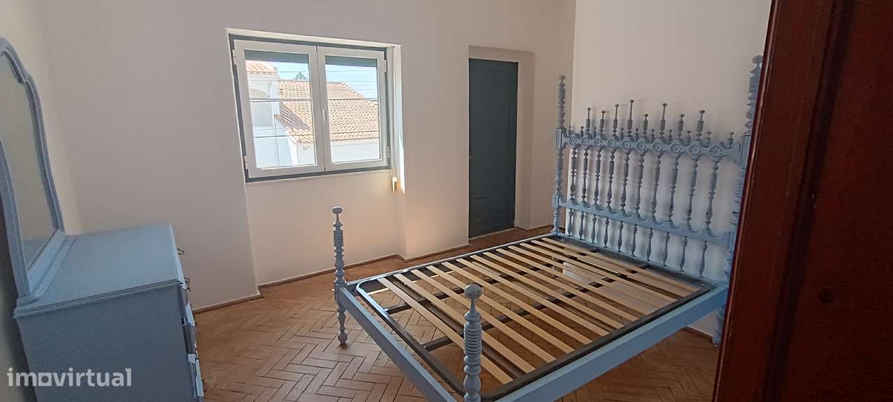 Moradia V5 com logradouro e 10 boxes para cavalos-26