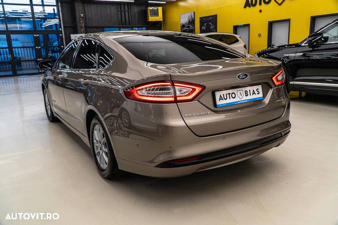 Ford Mondeo 2.0 Hybrid - 5