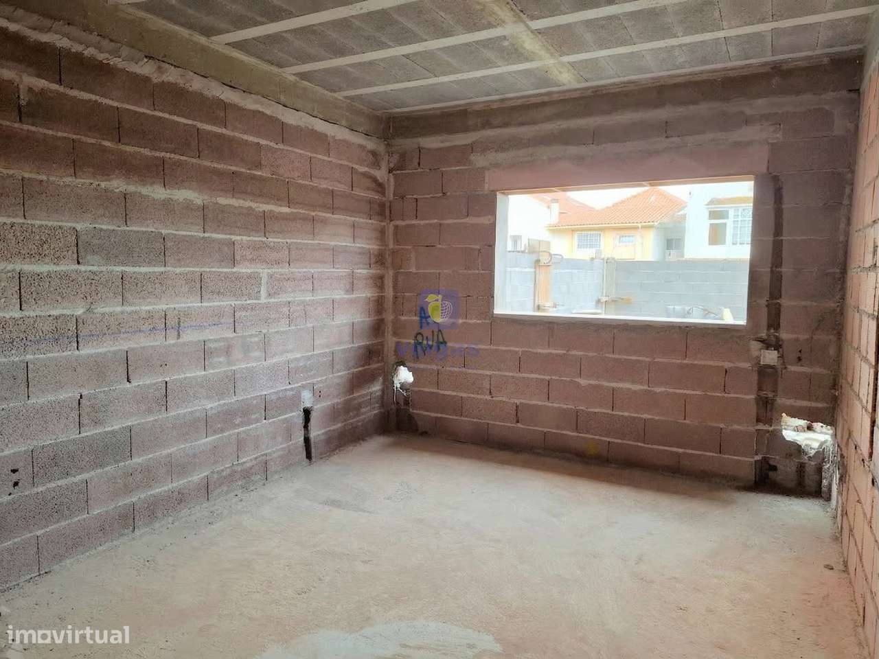 Apartamento T3 em construção, com garagem para 2 carros e elevador, si-22
