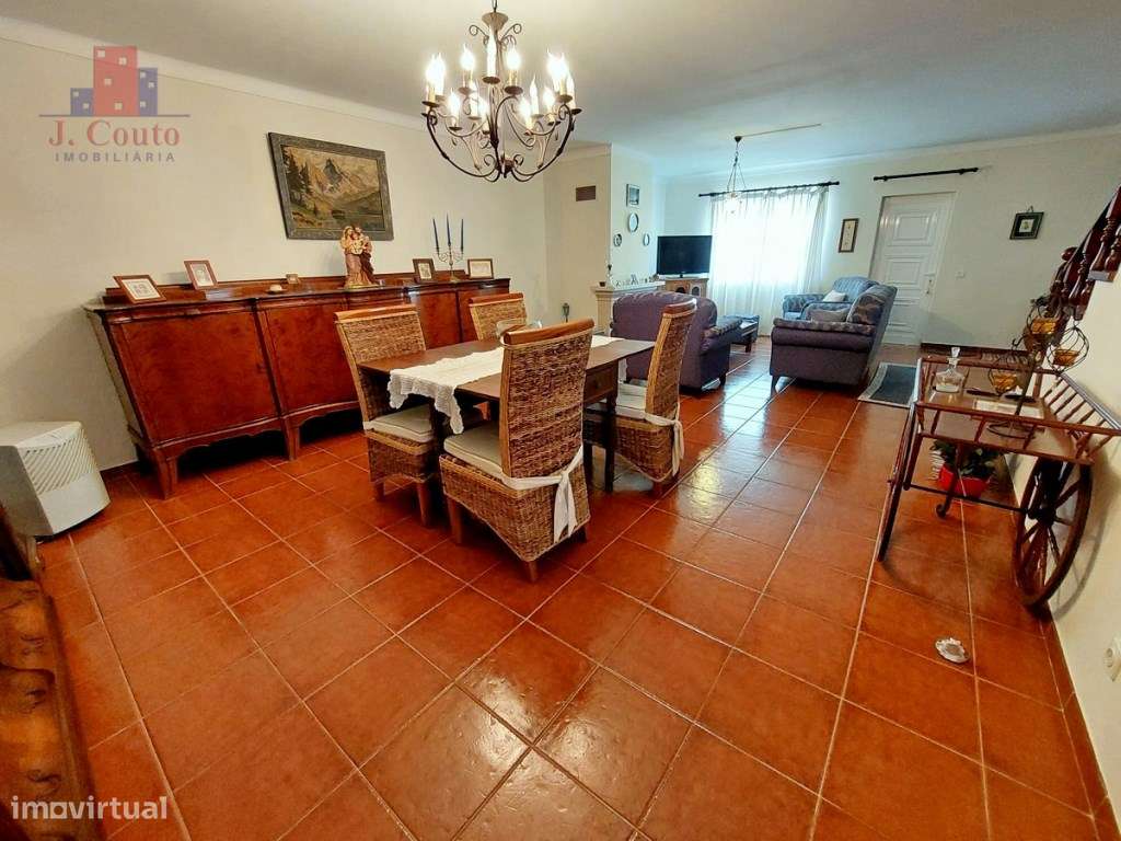 Quintinha com 14.000m2 de terreno com mina de água e árvores de fruto.-14