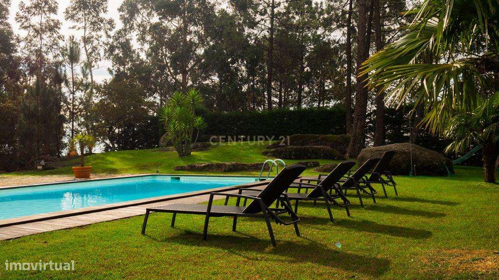 Propriedade em Pedra Térrea com Piscina, sala Jogos, campo futebol - Grande imagem: 5/49