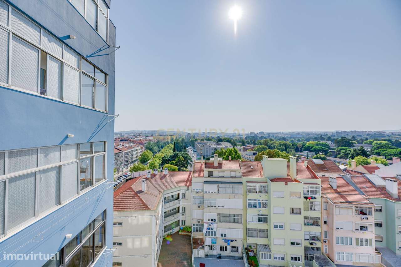 Fantástico T4 Alvalade com varandas, estacionamento e arrecadação-13