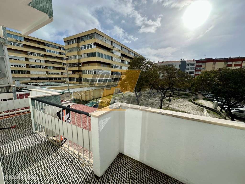 Apartamento T1 Costa de Caparica Totalmente Reabilitado-13