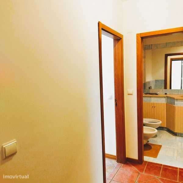 Arrendo T3 Duplex em Frente da Faculdade no Monte da Caparica. - Grande imagem: 5/12