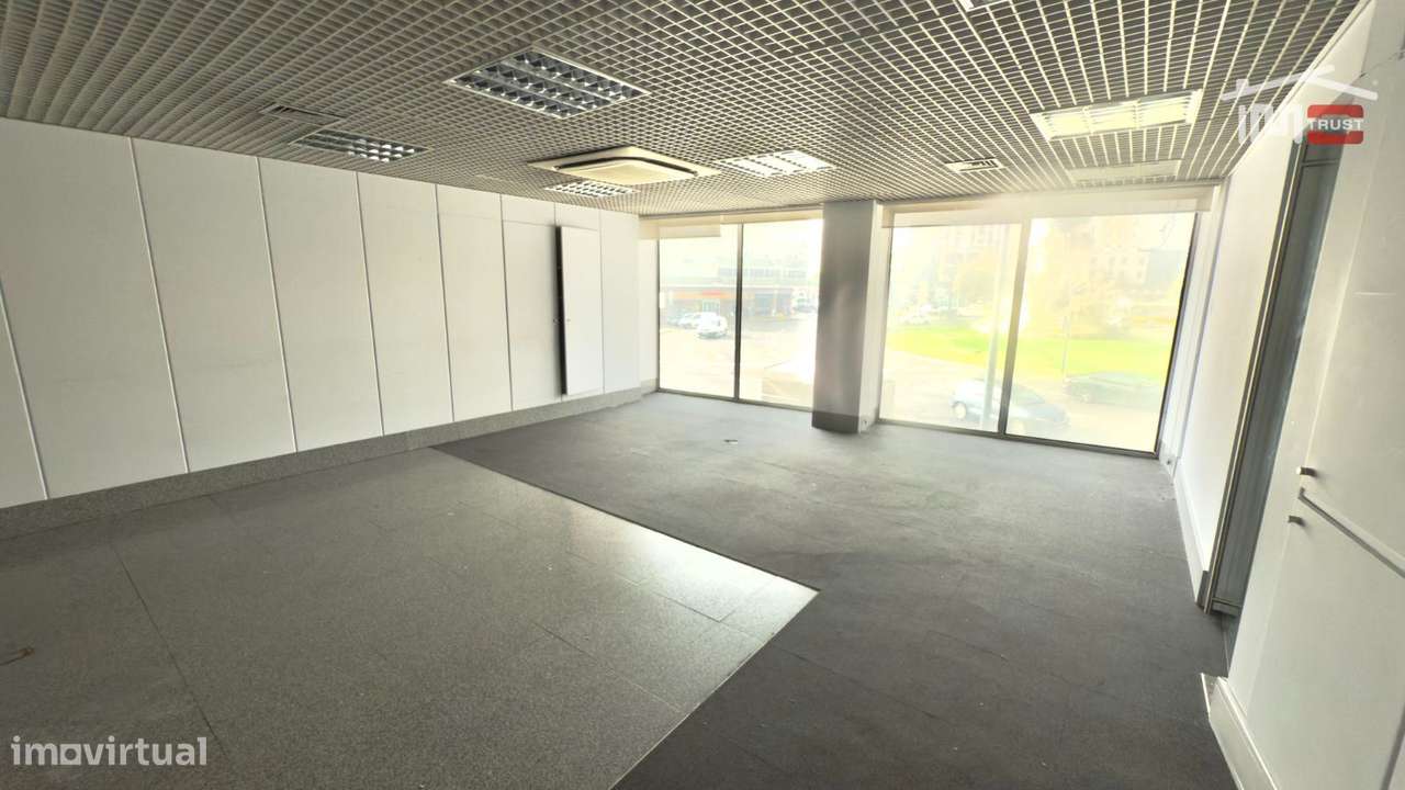 Fantástica Loja 3 Pisos Situada junto à Rotunda do Campo Grande - E... - Grande imagem: 5/38