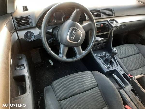 Dezmembrez Audi A4 B7 - 4