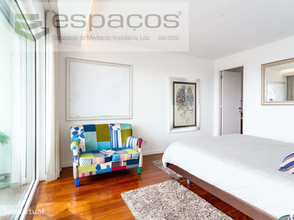 Fantástico T4 com Terraço Privativo, Varanda, Box , Vista Rio, Quin...-16