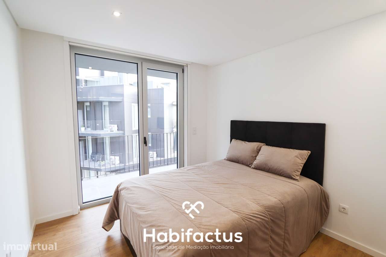 Apartamento T3+2 com Varandas e Terraço em Viseu-20