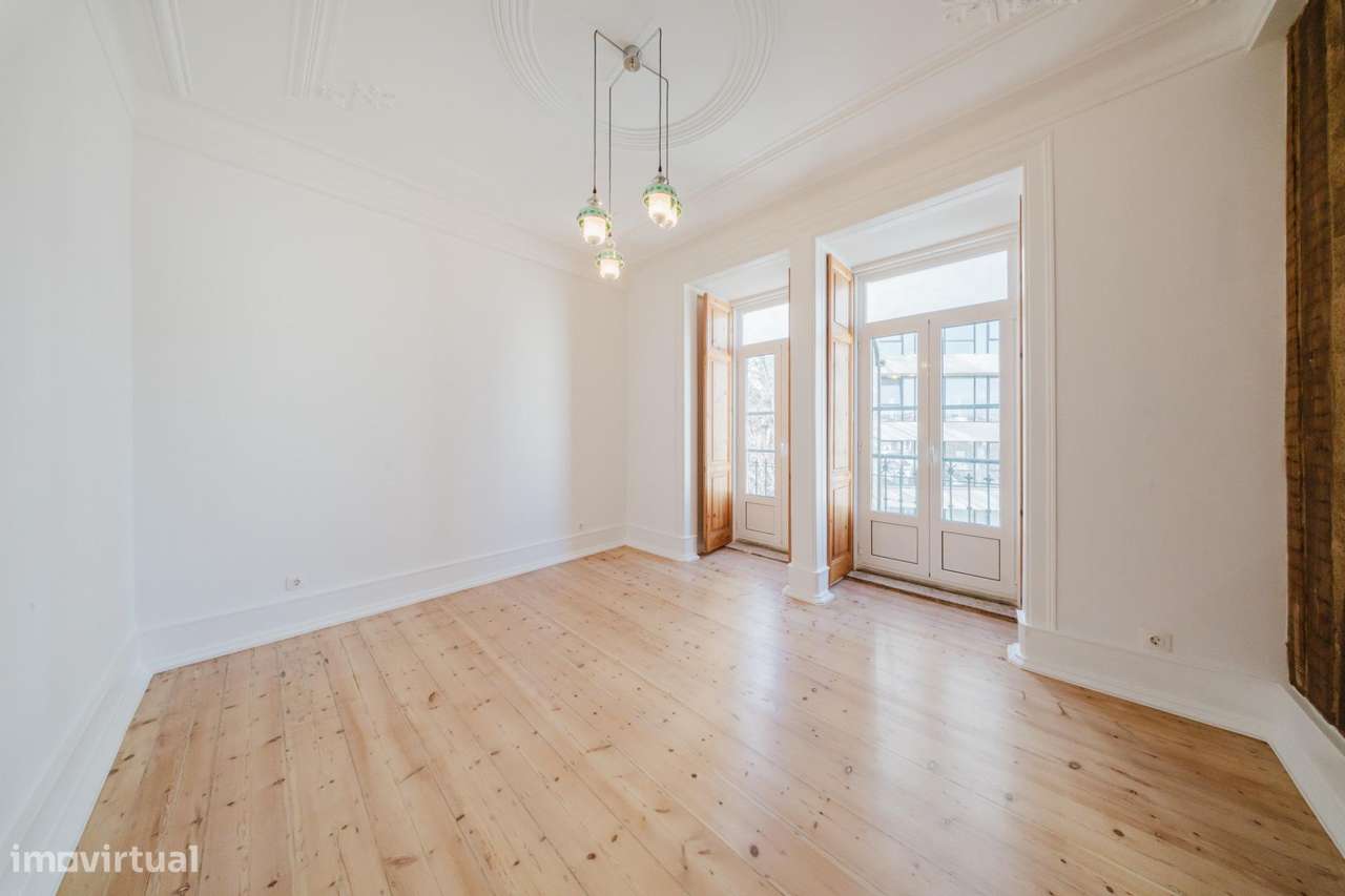 Apartamento T3 renovado junto à Avenida da Liberdade-10