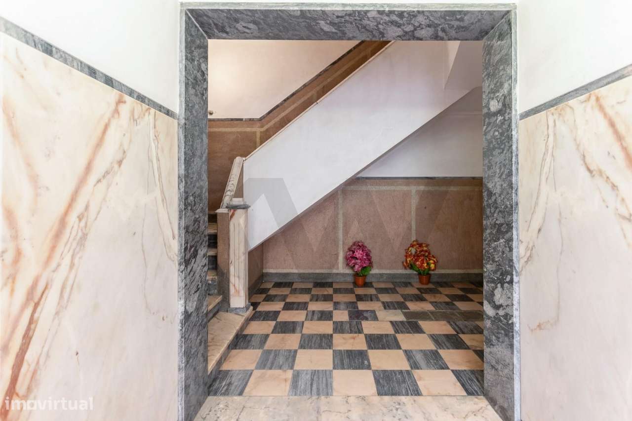 Apartamento T2 com duas frentes e vista rio na Torre da Marinha - Seix-21