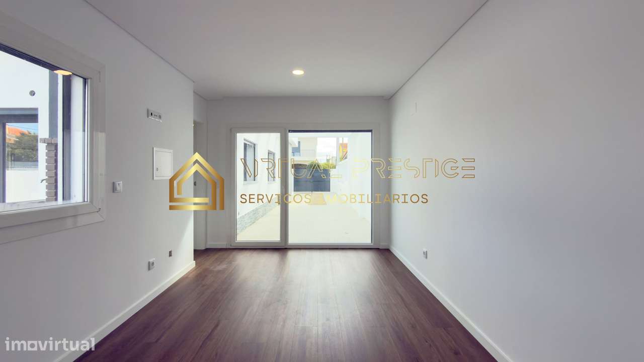 Moradia T4 Térrea | 2 suites e espaço p/ piscina | Fernão Ferro-20