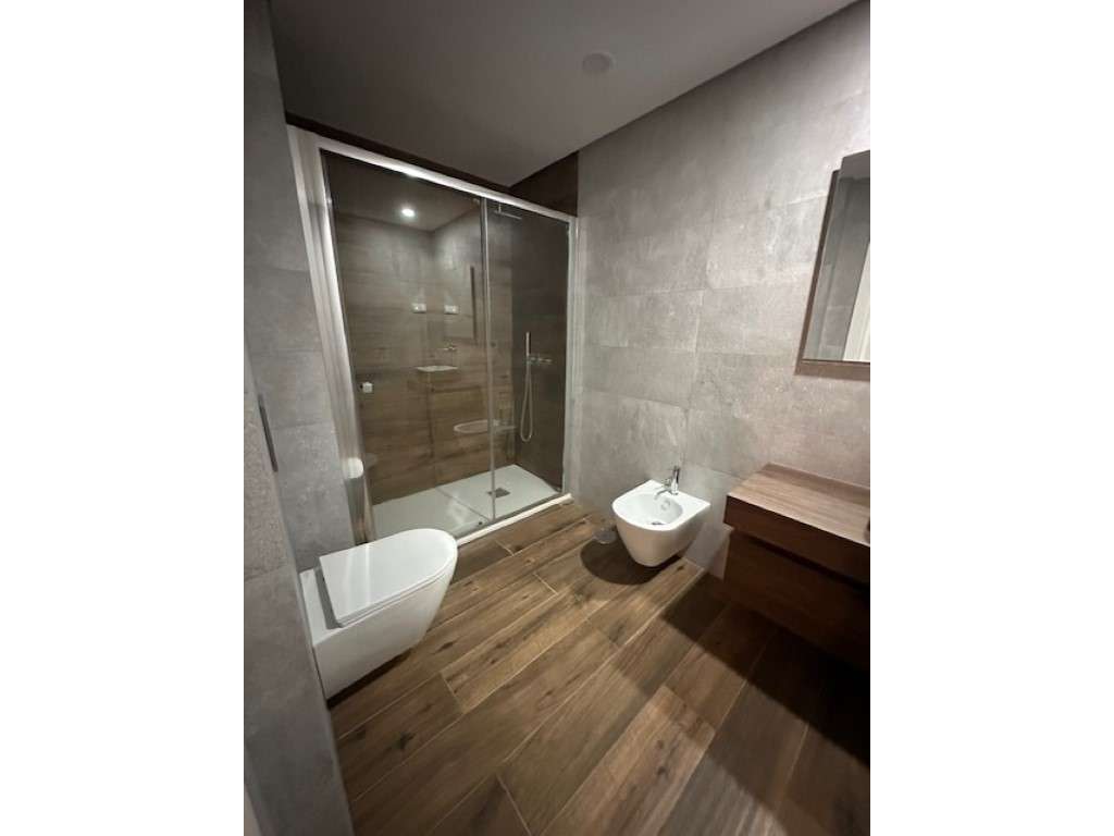 ALCOCHETE - T4 - DUPLEX DE LUXO - C/ TERRAÇO E GARAGEM/2 LUG.-9