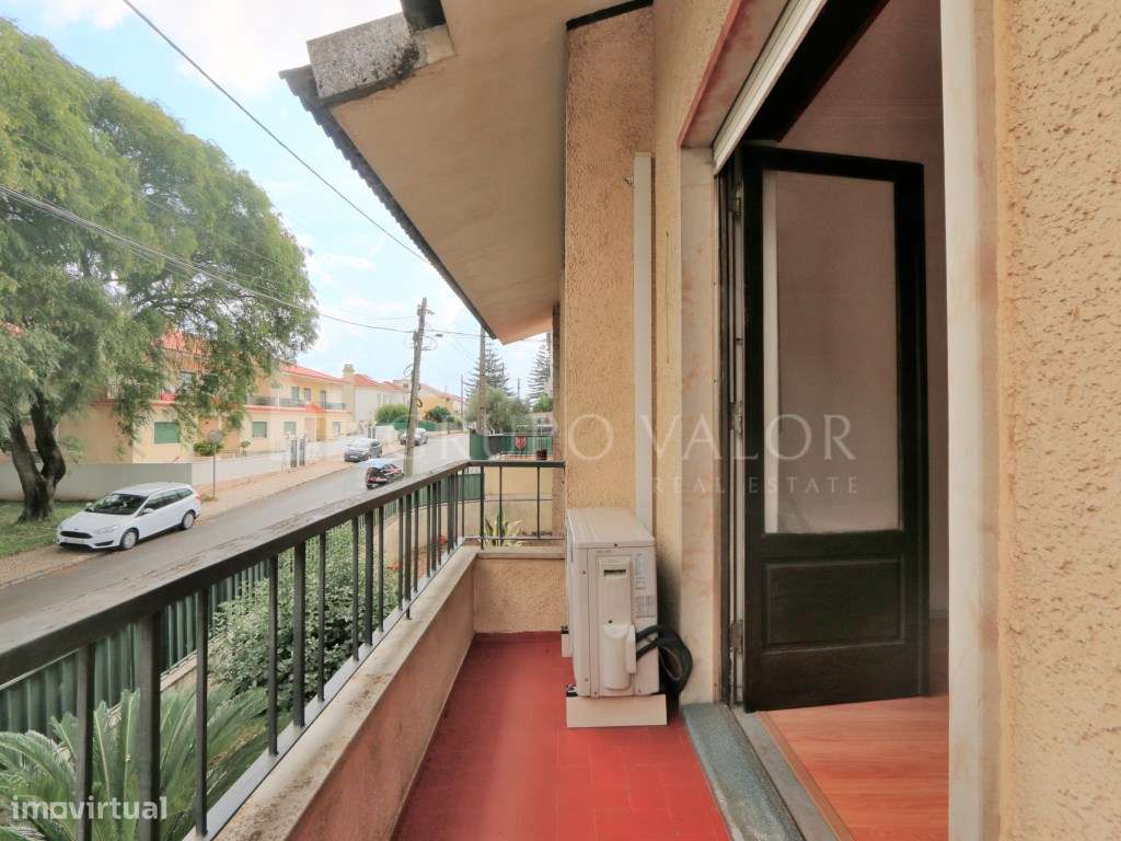 Moradia Isolada T4+2 com Garagem em Mem Martins-22