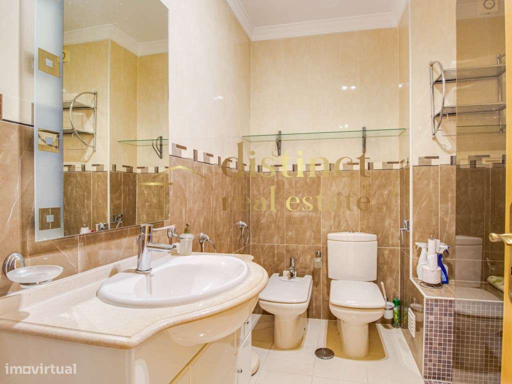 Moradia T2+1 Geminada com Garagem, Piscina, Terraço e BBQ-27