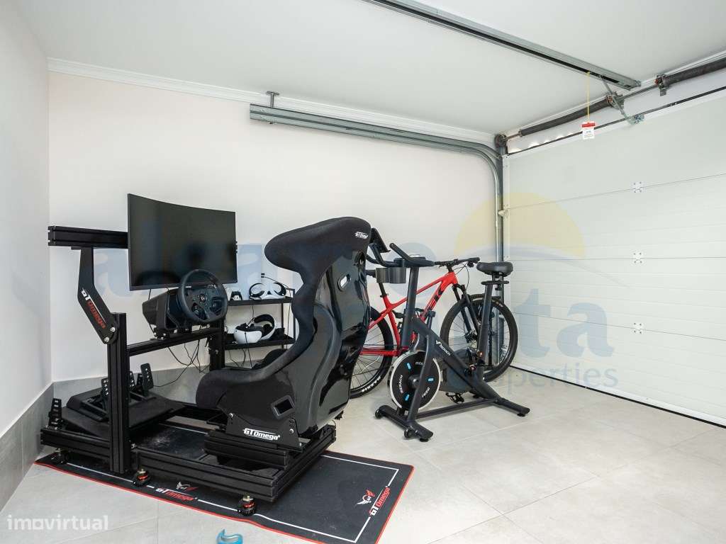 EXCLUSIVO! Moradia T3 Moderna com Piscina Privada no coração de Vil...-37