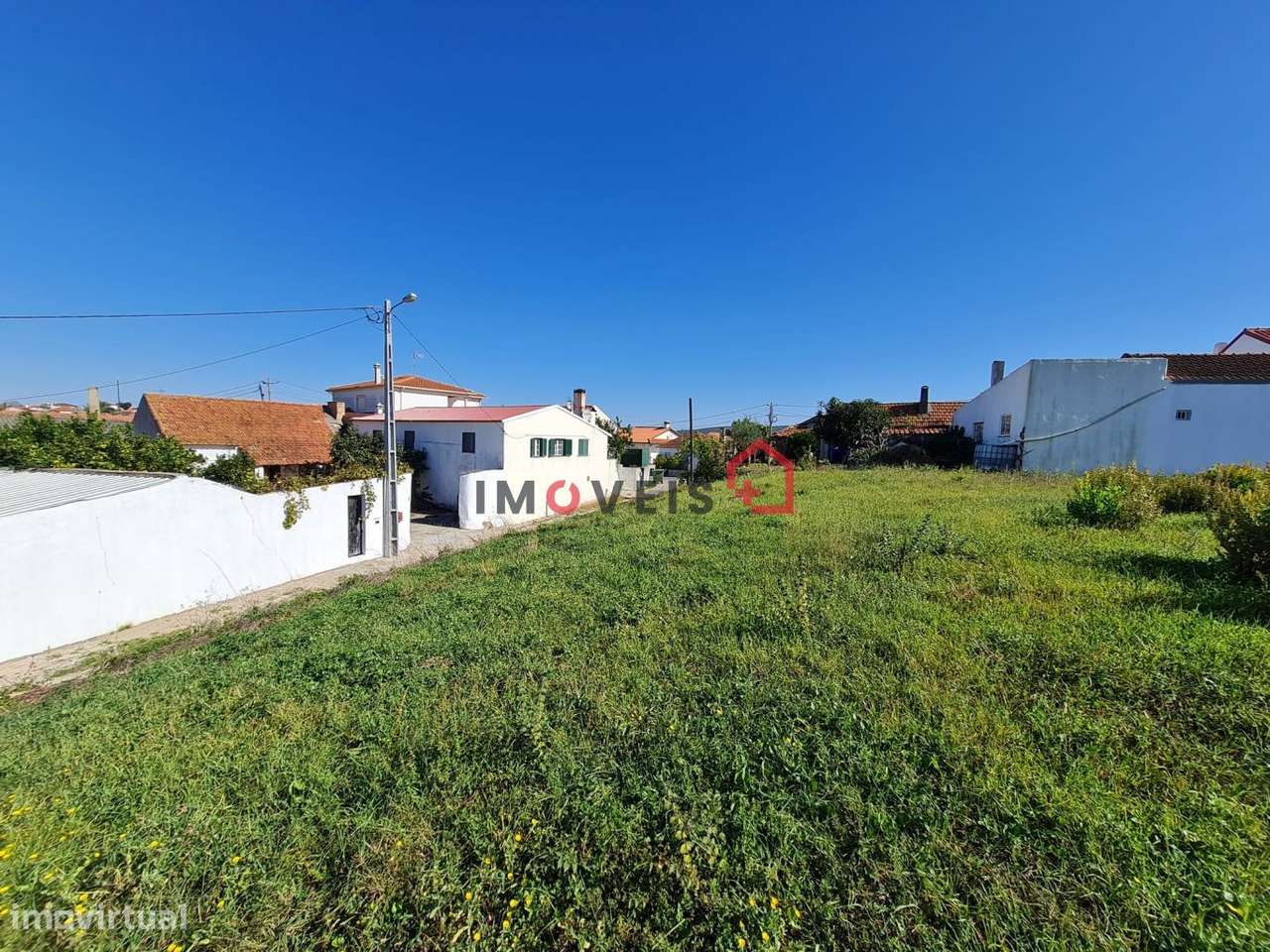 Terreno com uma área total de 3.600 m2, para construção. - Grande imagem: 2/4