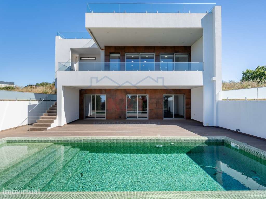 Moradia V3 com Piscina - Mexilhoeira Grande-32