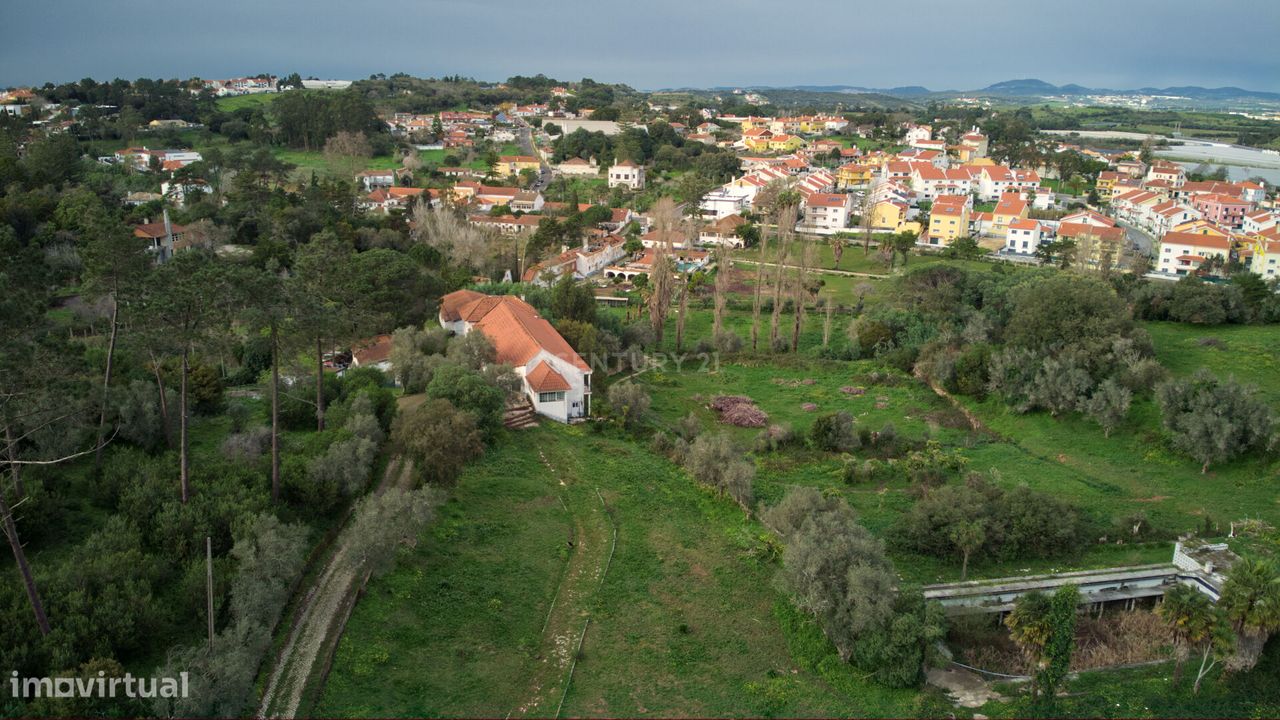Quinta do Paraíso, na Baratã, Sintra, com 9,8 hectares.  A16 a 8 minut