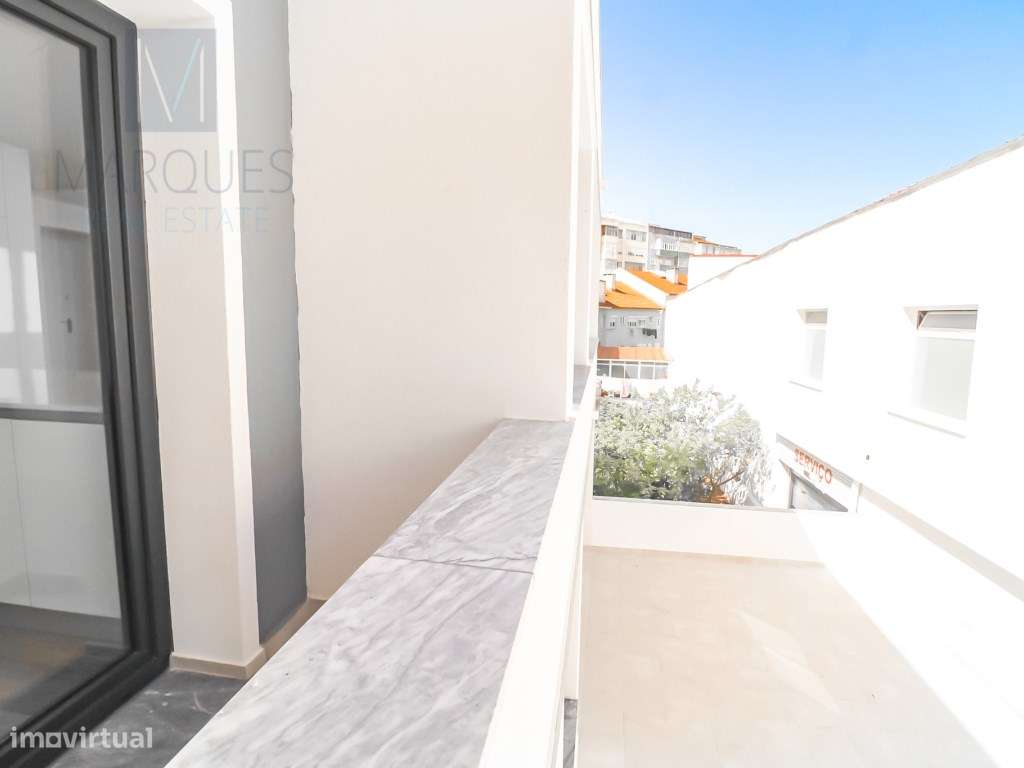 Apartamento T4 com 3 Suites em Almada-6