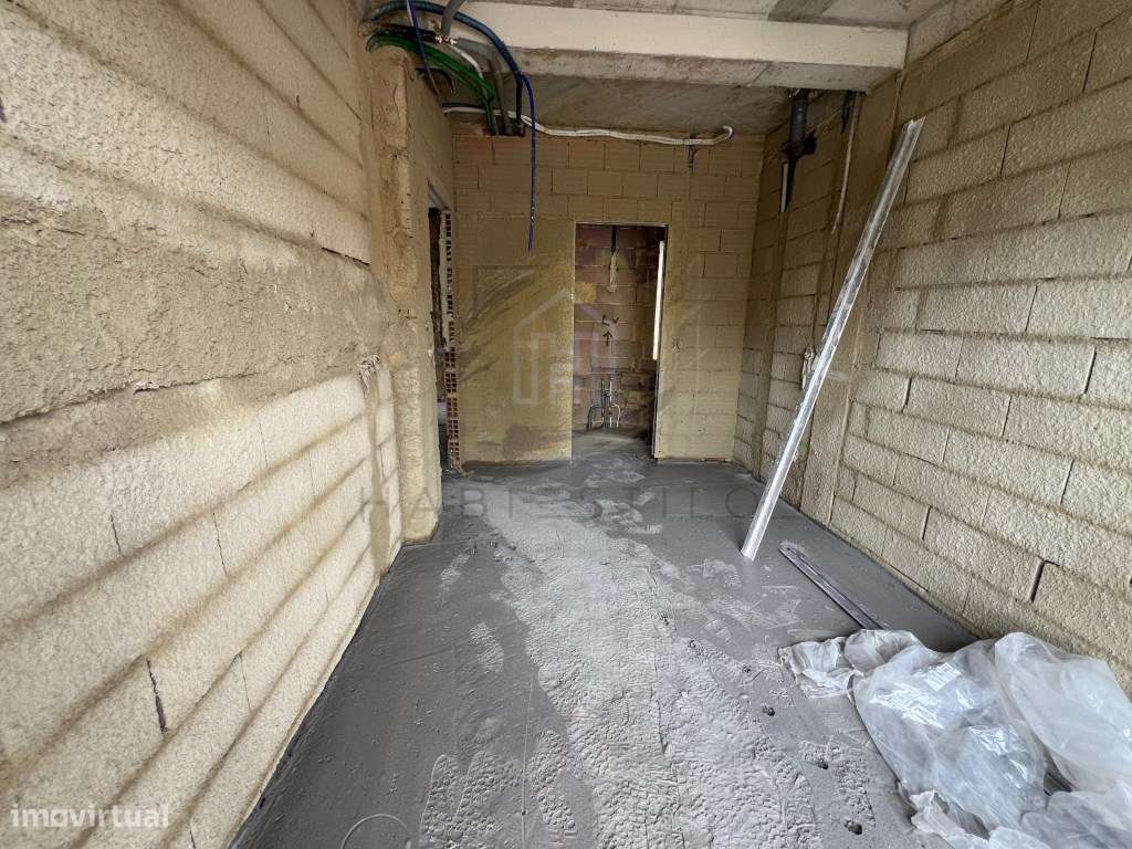 Moradia V4 com excelentes acabamentos-23