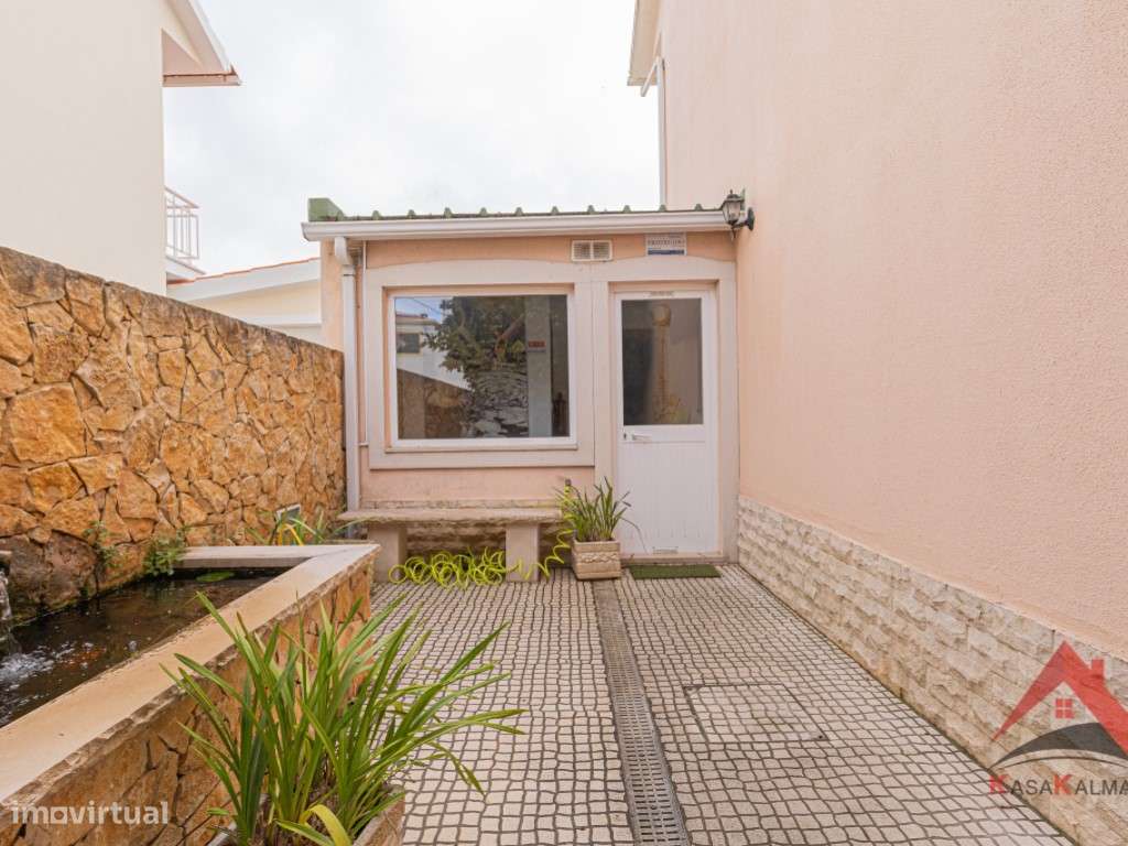 Moradia Isolada T4 com Aproveitamento de Sótão - Quinta do Conde-42