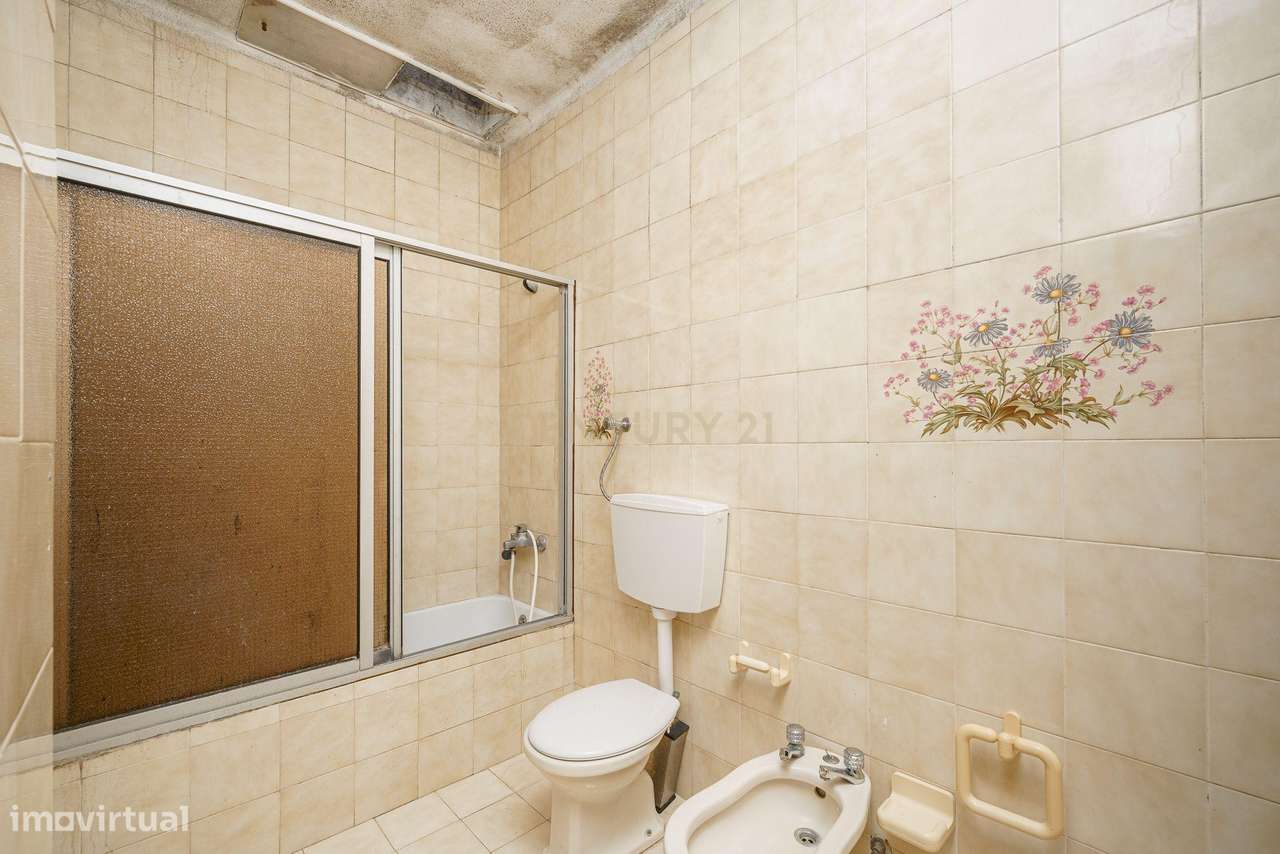 Oportunidade: Moradia com Potencial de Reabilitação em Zona Histórica-12